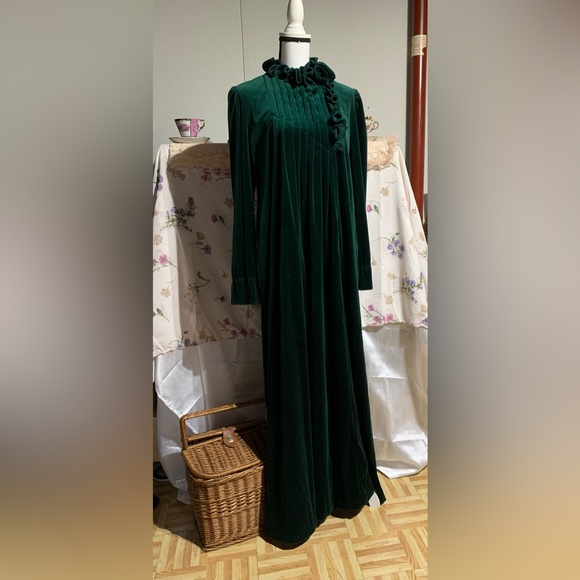 green emerald velvet dress Majestic Emerald Green Golden Damask Brocade Robe, Regal Fortune Teller Art Nouveau Absinthe Reveal, Bohemian Dressing Gown, Cocoon Beaded Fringe